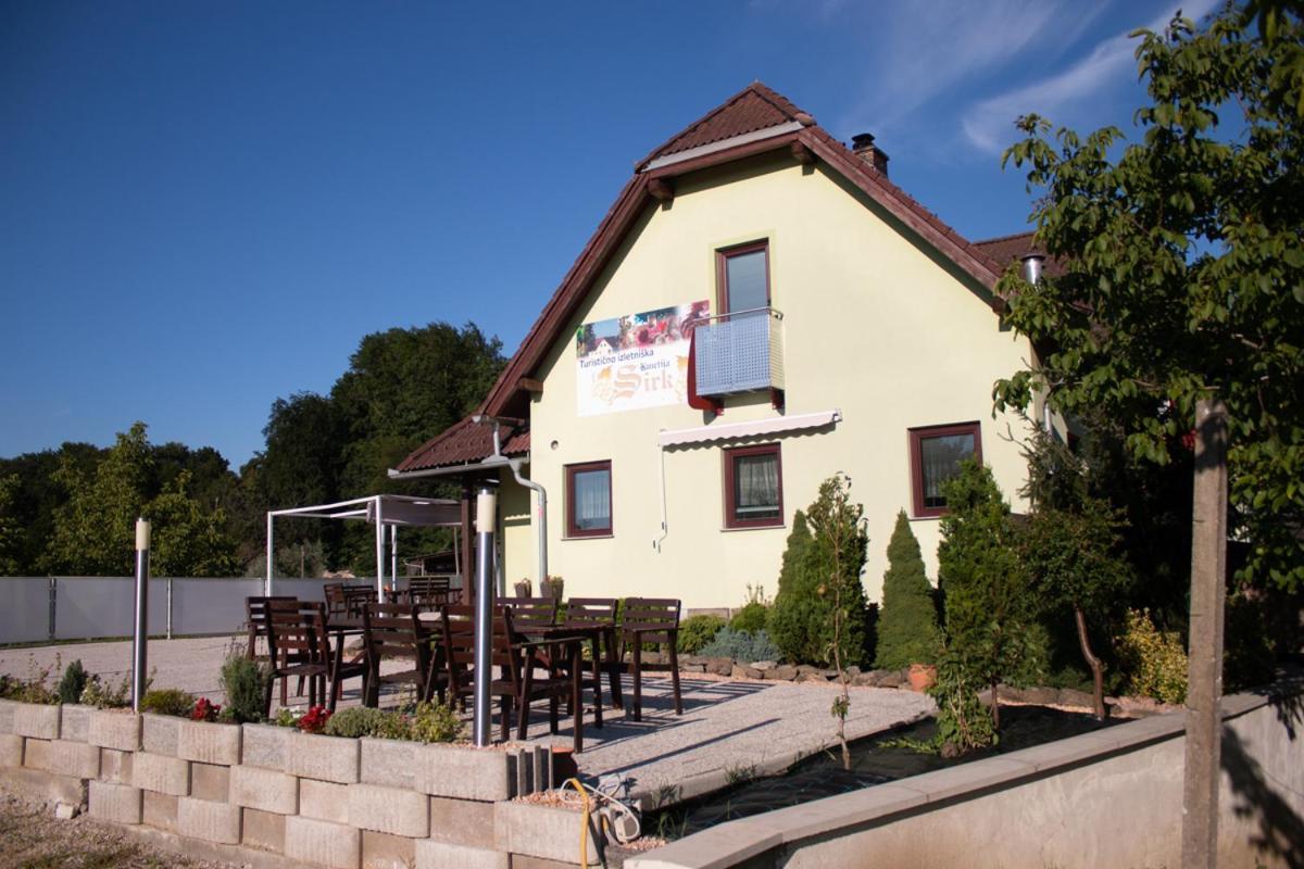 Motel Turisticna Kmetija Sirk Zgornja Velka Exterior foto